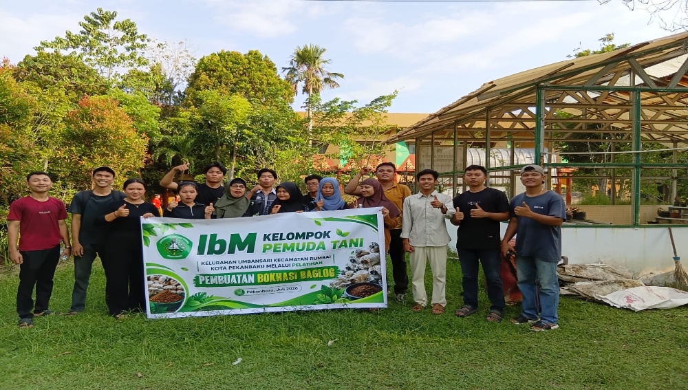 Dosen Fakultas Pertanian UNILAK Gelar Pelatihan Pembuatan Bokashi Baglog